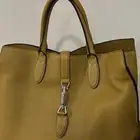 شنط أصليه . على السوم