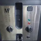 قلايه جديده لم تستخدم وفيها خاصيه شفط الزيت وطاوت كهربائيه