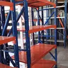 رفوف مستودع