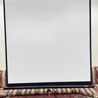 شاشه برجكتار نظيفه طولها مترين وعرض متر 88