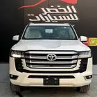 لاندكروزر رقم 4 بنزين 2025