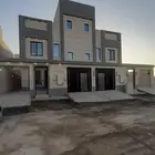 للبيع دور به ملحق السعر حصري