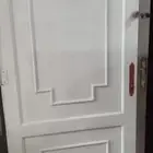 عندنا ابواب خشب مستخدمه وحديد والمنيوم جديد للبيع