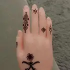 عروض نقش الحناء بمناسبة اليوم الوطني