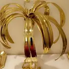 نخل مطلي ذهبي