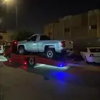 سطحة الخرج للنقل السياراة المتعطلة والمصدومة