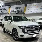 تويوتا لاندكروزر GXR L3 بنزين 2022 . سعودي. عداد 55 ألف كيلو