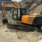 يوجد لدينا بكلين للأجار لقص الأراضي وبنيان الحجر