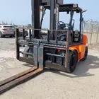 رافعه شوكيه سكين فوركليفت للايجار في جده