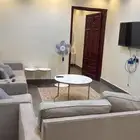 شقة مؤثثة غرفتين وصالة بسطوح خاص بيها