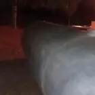 خزان حديد كبير من الكرسي حقه