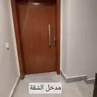 للايجار شقه فاخره جديده اربع غرف صاله مطبخ 3 دورات مياه