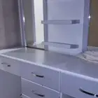 تسريحه مع مرايه و رفوف