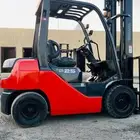 ايجار رافعه شوكية فوركلفت للايجار