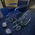 كرسي متحرك لكبار السن