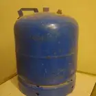 دبة غاز وسط استخدام شهر