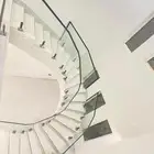 فلة فاخره جديدة مكونة من دورين في داخل حي البحيرات للايجار