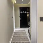 للبيع شقه مؤثثه باالقرب من مطار ابه الدولى من 550 الف
