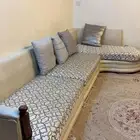 للبيع كنب ثلاث قطع بحاله جيده