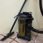 مكنسة كهربائية