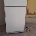 ثلاجه نظيفه للبيع