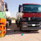 للبيع شاحنتين مرسيدس اكسور 2004 و 2005