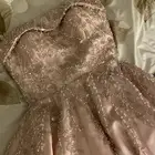 المقاس s لابسه مره وحده بس وتقريبا  4ساعات