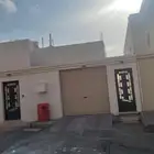 للبيع دور بحي الشقة مقسم شقتين بمساحة ( 560 )