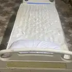 سرير طبي كهربائي