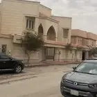 فيلا للايجار او للاستثمار بحي الملك عبدالله 625م