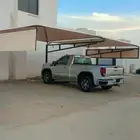 خيام ومظلات