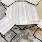 طاولة استقبال