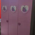 طاولة طعام معا أربع كراسي و زاوية رفوف وا دولاب أطفال