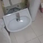 مغسلة كامله ب المراية نظيف نفس الجديد