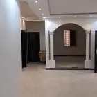 فله مع شقتين للبيع