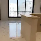 شقة جديده تطل على البحر للايجار