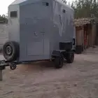 عربة لنقل الخيول