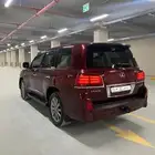 جيب لكزس LX نظيف
