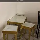 طاولة قزاز للبيع مع ثلاثة خدمة