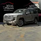 تويوتا لاندكروزر GXR L4 2025 لدى شركة عبدالمجيد الخضر