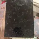 السلام عليكم الجهاز نظيف الشاشة الأمامية مكسورة
