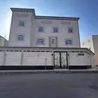 للبيع فله و 4 شقق للبيع جديده مساحتها 650