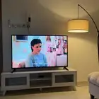 طاولة تلفاز ابيض