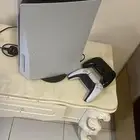 بلايتيشن ps 5 جديد معه 2 جهاز تحكم ماتعدى شهرين على سوم