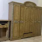 غرفه نوم سرير وتسريحه ودولاب