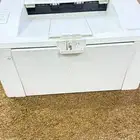 طابعه و كمبيوتر