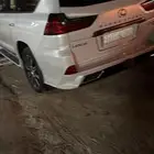 سيارة جيب لكزس