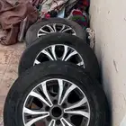 جنوط  هايلوكس دبل مع كفراتها فيه نص عمر