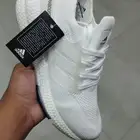 حذاء أديداس