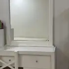 للبيع سريرين وتسريحه